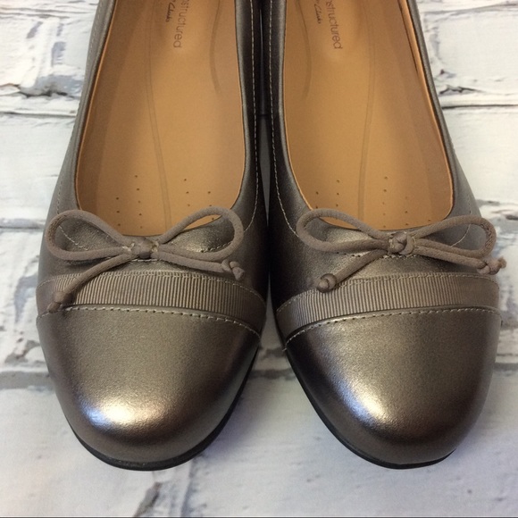 Unstructured by Clarks Metallic Flats, Size 7.5 - Picture 6 of 8